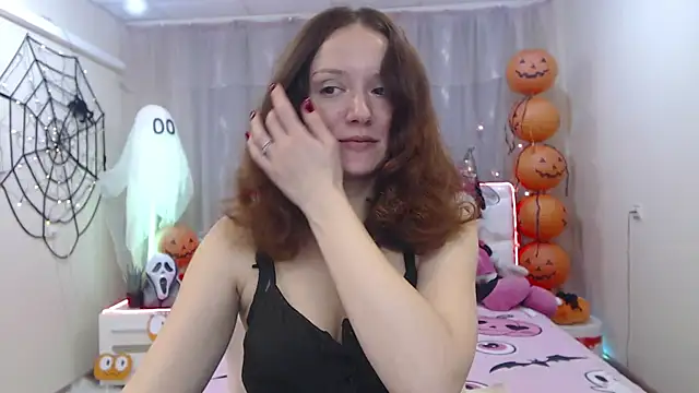 Snapshot of BarbaraStily chatting on October 12, 2025, 6:37 am BarbaraStily online show from October 12, 2025, 6:37 am