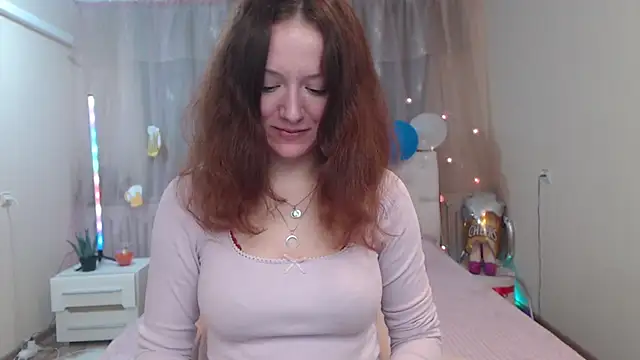 Snapshot of BarbaraStily chatting on October 9, 2025, 7:31 am BarbaraStily online show from October 9, 2025, 7:31 am