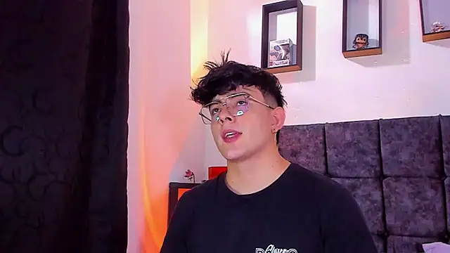 nolan twink1 online show from October 8, 2025, 6:52 pm