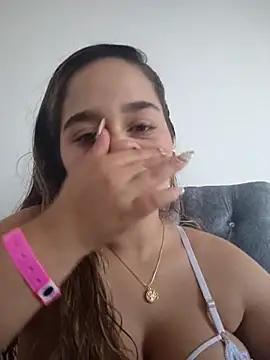 Snapshot of LaurenWelly_ chatting on February 23, 2025, 9:37 pm LaurenWelly online show from February 23, 2025, 9:37 pm