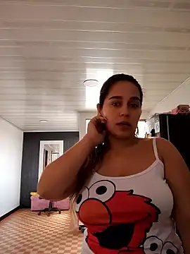 Snapshot of LaurenWelly_ chatting on February 17, 2025, 4:39 pm LaurenWelly online show from February 17, 2025, 4:39 pm