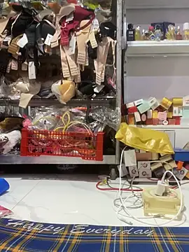 Snapshot of Cesywet chatting on September 24, 2025, 5:14 am Cesywet online show from September 24, 2025, 5:14 am