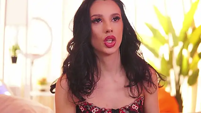 Snapshot of HaylieMilf chatting on February 26, 2025, 8:28 am HaylieMilf online show from February 26, 2025, 8:28 am