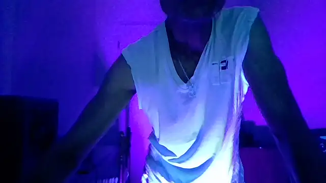 Snapshot of brunoguunot chatting on September 27, 2025, 7:42 pm brunoguunot online show from September 27, 2025, 7:42 pm