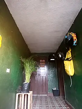 CORALINE GREYM online show from November 4, 2025, 7:39 pm