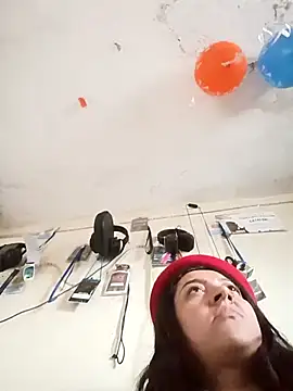 CORALINE GREYM online show from September 27, 2025, 6:58 pm