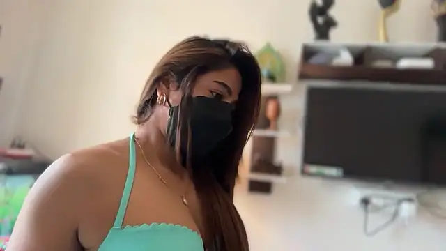 Hotty-Sana online show from March 25, 2026, 5:51 am