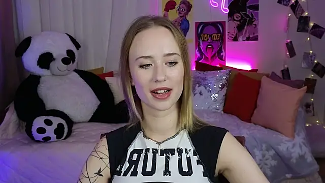 Snapshot of SashaBrooks chatting on September 18, 2025, 6:11 pm SashaBrooks online show from September 18, 2025, 6:11 pm