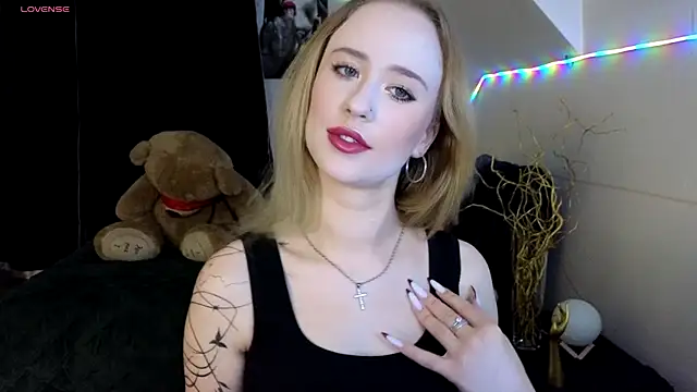 Snapshot of SashaBrooks chatting on September 10, 2025, 6:07 pm SashaBrooks online show from September 10, 2025, 6:07 pm