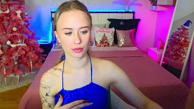 SashaBrooks online show from December 18, 2025, 2:10 pm