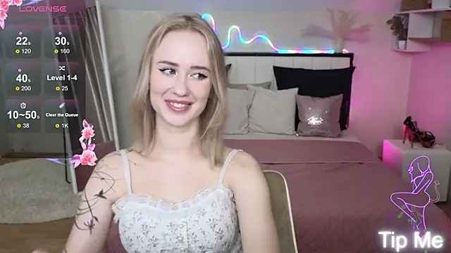 Snapshot of SashaBrooks chatting on October 6, 2025, 6:08 pm SashaBrooks online show from October 6, 2025, 6:08 pm