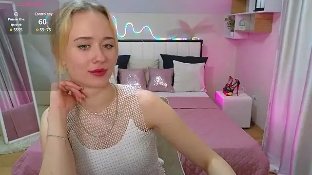 Snapshot of SashaBrooks chatting on March 1, 2025, 12:39 am SashaBrooks online show from March 1, 2025, 12:39 am