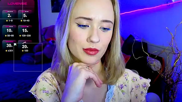 Snapshot of SashaBrooks chatting on October 22, 2025, 6:51 pm SashaBrooks online show from October 22, 2025, 6:51 pm