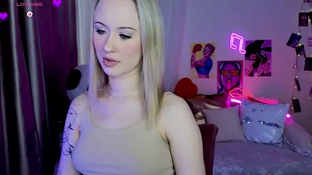 SashaBrooks online show from April 15, 2026, 2:10 pm