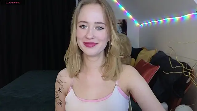 Snapshot of SashaBrooks chatting on September 28, 2025, 6:04 pm SashaBrooks online show from September 28, 2025, 6:04 pm