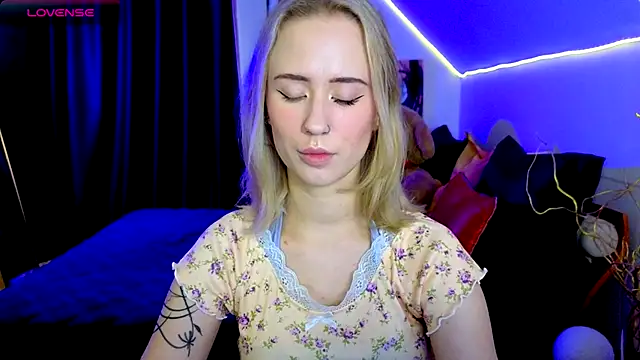 Snapshot of SashaBrooks chatting on October 23, 2025, 1:54 pm SashaBrooks online show from October 23, 2025, 1:54 pm