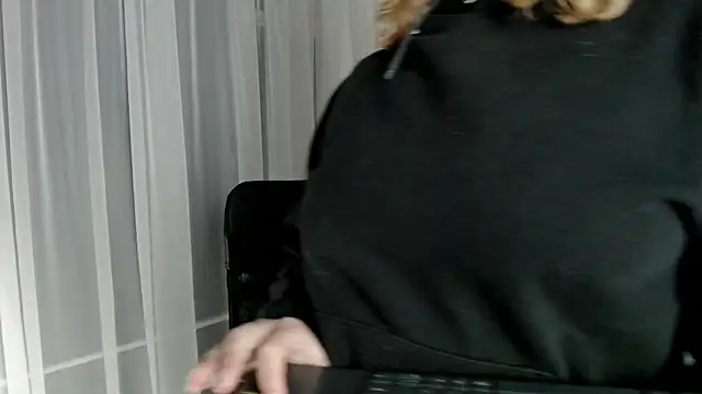 Paris bby online show from January 21, 2025, 3:26 am