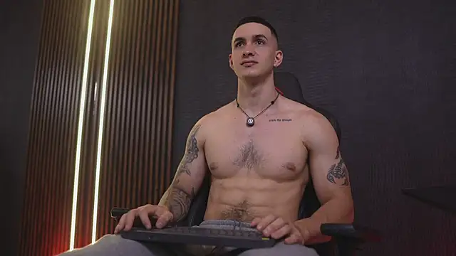 JacksonOlsenn online show from April 15, 2026, 8:53 pm