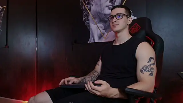 Snapshot of JacksonOlsenn chatting on October 27, 2025, 8:43 pm JacksonOlsenn online show from October 27, 2025, 8:43 pm