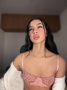 Snapshot of maddy_bronw_ chatting on March 1, 2025, 11:37 pm maddy bronw online show from March 1, 2025, 11:37 pm