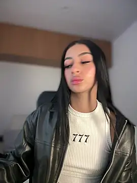 Snapshot of maddy_bronw_ chatting on February 25, 2025, 10:53 pm maddy bronw online show from February 25, 2025, 10:53 pm