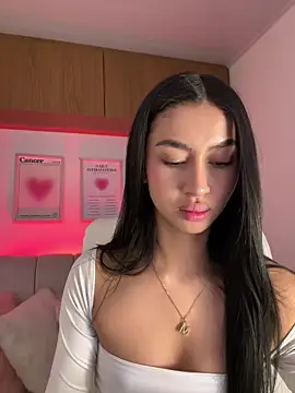 Snapshot of maddy_bronw_ chatting on September 18, 2025, 11:19 pm maddy bronw online show from September 18, 2025, 11:19 pm