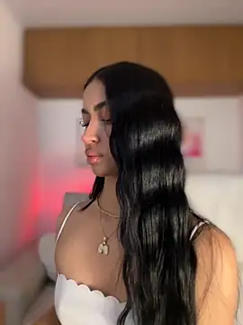 Snapshot of maddy_bronw_ chatting on October 20, 2025, 10:32 pm maddy bronw online show from October 20, 2025, 10:32 pm