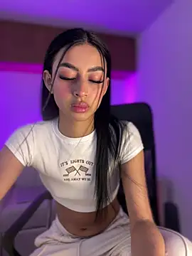 Snapshot of maddy_bronw_ chatting on February 22, 2025, 9:37 pm maddy bronw online show from February 22, 2025, 9:37 pm