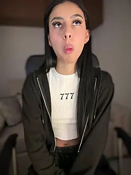 Snapshot of maddy_bronw_ chatting on March 8, 2025, 1:17 am maddy bronw online show from March 8, 2025, 1:17 am