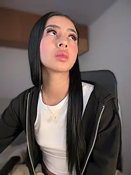 Snapshot of maddy_bronw_ chatting on March 5, 2025, 10:10 pm maddy bronw online show from March 5, 2025, 10:10 pm