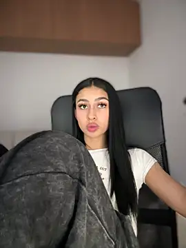 Snapshot of maddy_bronw_ chatting on March 12, 2025, 1:47 am maddy bronw online show from March 12, 2025, 1:47 am