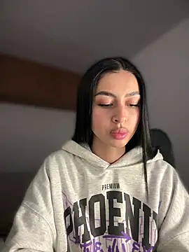 Snapshot of maddy_bronw_ chatting on February 18, 2025, 12:05 am maddy bronw online show from February 18, 2025, 12:05 am