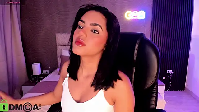 Snapshot of Cristal__adams chatting on October 26, 2025, 12:16 pm Cristal  adams online show from October 26, 2025, 12:16 pm