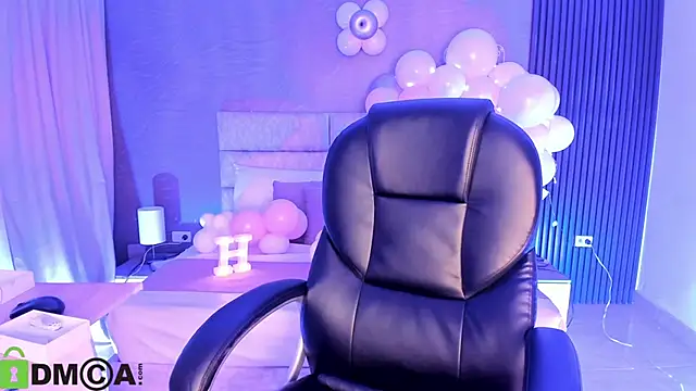 Snapshot of Cristal__adams chatting on October 21, 2025, 12:26 pm Cristal  adams online show from October 21, 2025, 12:26 pm