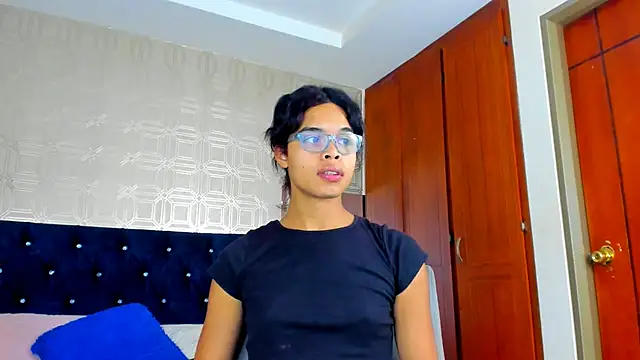 evelyn wine online show from February 28, 2025, 7:46 pm