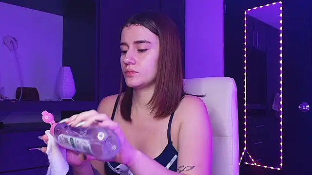 TinaJonnes  online show from March 11, 2026, 7:24 am