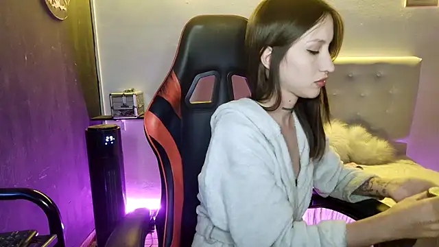 KittyBQ online show from April 5, 2026, 1:34 am