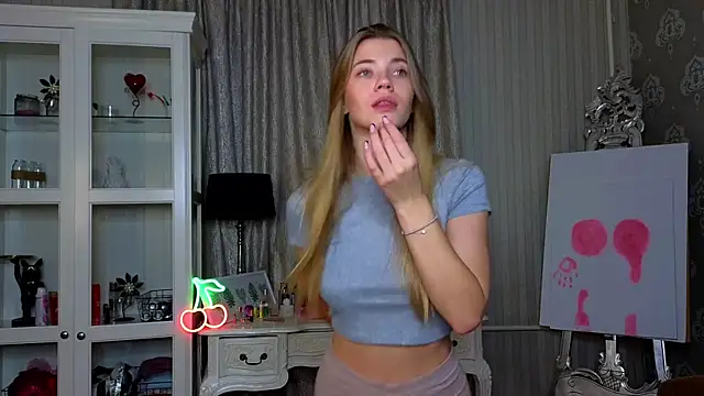 Snapshot of AnneFoxy chatting on November 18, 2025, 7:44 am AnneFoxy online show from November 18, 2025, 7:44 am