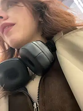 Snapshot of Lily__Belle chatting on February 1, 2025, 1:20 pm Lily Belle online show from February 1, 2025, 1:20 pm