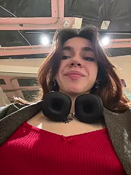 Snapshot of Lily__Belle chatting on January 18, 2025, 4:31 pm Lily Belle online show from January 18, 2025, 4:31 pm