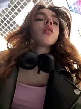 Snapshot of Lily__Belle chatting on March 10, 2025, 1:10 pm Lily Belle online show from March 10, 2025, 1:10 pm