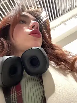 Snapshot of Lily__Belle chatting on February 20, 2025, 12:15 pm Lily Belle online show from February 20, 2025, 12:15 pm