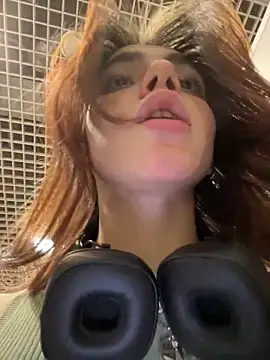 Snapshot of Lily__Belle chatting on February 20, 2025, 6:24 pm Lily Belle online show from February 20, 2025, 6:24 pm