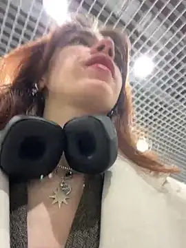 Snapshot of Lily__Belle chatting on January 18, 2025, 1:29 pm Lily Belle online show from January 18, 2025, 1:29 pm