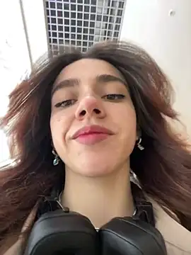 Snapshot of Lily__Belle chatting on February 2, 2025, 2:13 pm Lily Belle online show from February 2, 2025, 2:13 pm