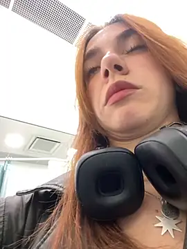 Snapshot of Lily__Belle chatting on September 22, 2025, 12:11 pm Lily Belle online show from September 22, 2025, 12:11 pm
