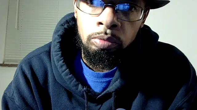 Snapshot of WhiskeyWood_DuhGOD chatting on February 5, 2025, 2:40 am WhiskeyWood DuhGOD online show from February 5, 2025, 2:40 am