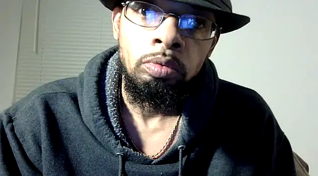 Snapshot of WhiskeyWood_DuhGOD chatting on March 18, 2025, 12:40 am WhiskeyWood DuhGOD online show from March 18, 2025, 12:40 am