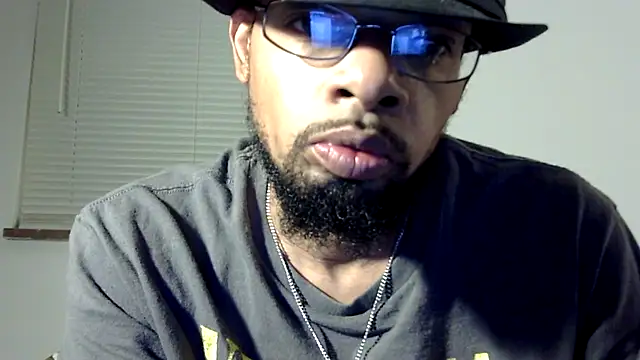Snapshot of WhiskeyWood_DuhGOD chatting on March 10, 2025, 1:56 am WhiskeyWood DuhGOD online show from March 10, 2025, 1:56 am