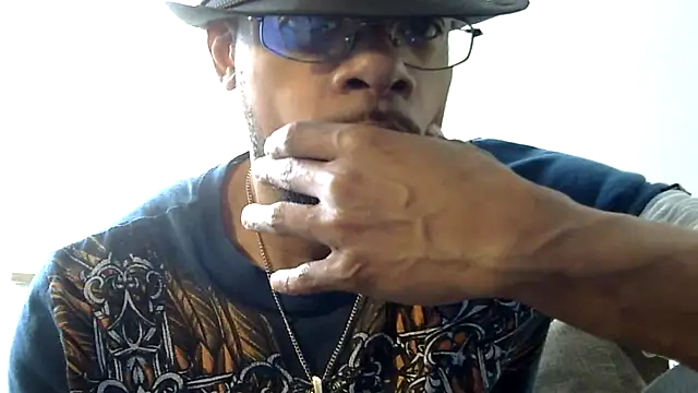 Snapshot of WhiskeyWood_DuhGOD chatting on February 17, 2025, 5:44 pm WhiskeyWood DuhGOD online show from February 17, 2025, 5:44 pm